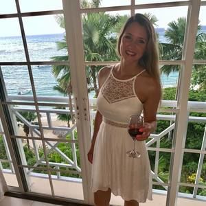 Meet your Posher, Dana alyse